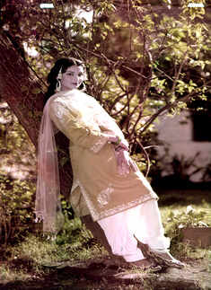 #GoldenFrames: Pictorial Biography of Sharmila Tagore, the Bengal beauty