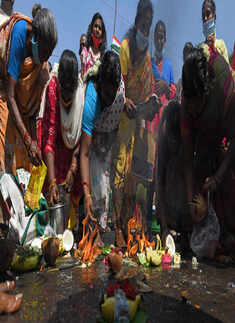 Chariot festival held at Kapaleeswarar and Marundeeswarar temples