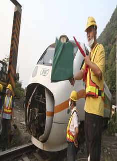 Taiwan: At least 50 killed in train accident