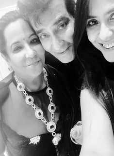 Unmissable pictures from Bollywood&rsquo;s &lsquo;King of Dance&rsquo; Jeetendra&rsquo;s life