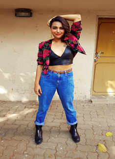 Swara Bhasker breaks down while celebrating her birthday with friends in Goa