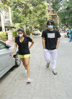 #ETimesSnapped: Paparazzi pictures of your favourite celebs