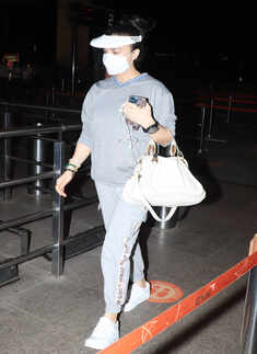 #ETimesSnapped: Paparazzi pictures of your favourite celebs