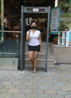 #ETimesSnapped: Paparazzi pictures of your favourite celebs