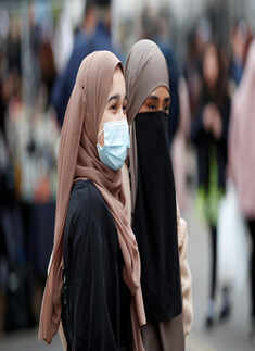 Muslims gear up for Eid around the world