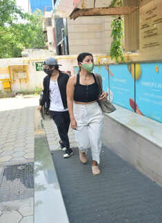 #ETimesSnapped: Paparazzi pictures of your favourite celebs