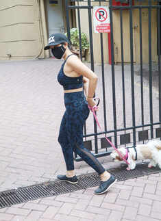 #ETimesSnapped: Paparazzi pictures of your favourite celebs