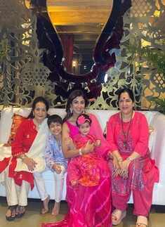 Pictures of Bollywood celebrities with kids that are too cute to miss!