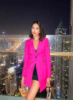 Banita Sandhu is winning hearts with these sun-kissed pictures from her tropical vacation