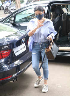 #ETimesSnapped: Paparazzi pictures of your favourite celebs