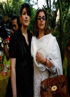 Rajesh Khanna dating Anita Advani?