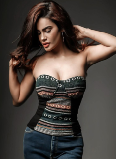 Entrancing pictures of Sakshi Dwivedi you simply can&rsquo;t give a miss!