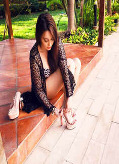 New picture of Minissha Lamba with beau from her Goa vacation is breaking the internet