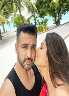Lovely moments of Shilpa Shetty and Raj Kundra go viral after he gets arrested