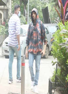 #ETimesSnapped: Paparazzi pictures of your favourite celebs