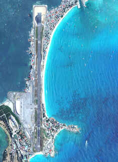 The Worl20 most dangerous airport runways around the world