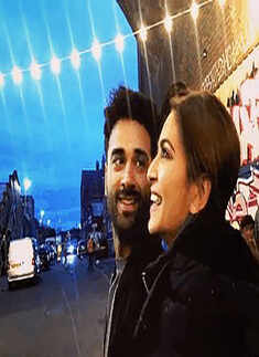 New kissing picture of Pulkit Samrat & ladylove Kriti Kharbanda takes the internet by storm