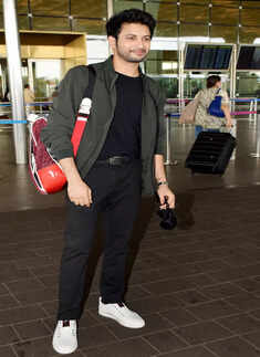 #ETimesSnapped: From Shriya Saran to Janhvi Kapoor, paparazzi pictures of your favourite celebs