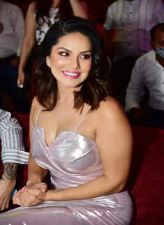 #ETimesSnapped: From Sunny Leone to Vaani Kapoor, paparazzi pictures of your favourite celebs