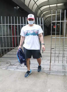 #ETimesSnapped: From Sidharth-Kiara to Parineeti Chopra, paparazzi pictures of your favourite celebs