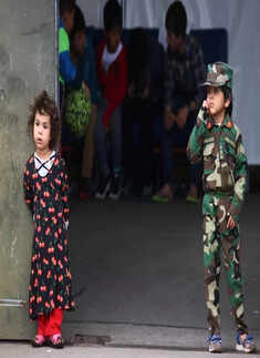 30 pictures of Afghan refugees housed in temporary shelters