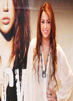 Miley Cyrus promotes her new album