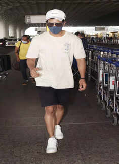 #ETimesSnapped: From Sara Ali Khan to Riteish-Genelia, paparazzi pictures of your favourite celebs