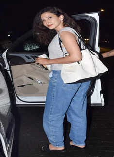 #ETimesSnapped: From Kriti Sanon to Disha Patani, paparazzi pictures of your favourite celebs