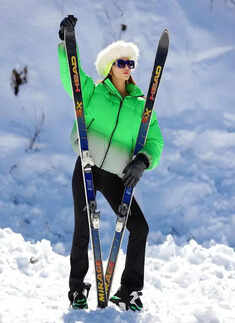 These pictures of Urvashi Rautela in diamond-studded jewellery will leave you dazzled