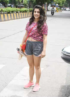 #ETimesSnapped: From Kareena Kapoor to Disha Patani, paparazzi pictures of your favourite celebs