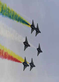 30 spectacular pictures from China&rsquo;s biggest air show