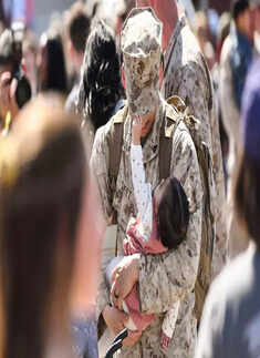Tear-jerking images of US Marines who returned home