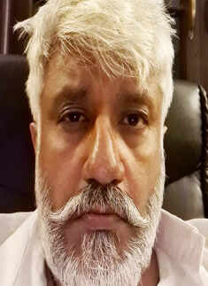 Lovely pictures of Vikram Bhatt and Shwetambari Soni trend after news of their secret wedding goes viral