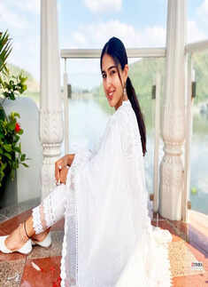 These stunning pictures from Sara Ali Khan&rsquo;s vacation in &lsquo;City of Lakes&rsquo; are serving major wanderlust vibes!