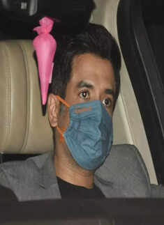 #ETimesSnapped: From Alia Bhatt to Pooja Hegde, paparazzi pictures of your favourite celebs