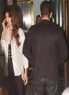 Salman Khan twins in black with rumoured GF Iulia Vantur and ex- GF Sangeeta Bijlani at Aayush Sharma&rsquo;s birthday party