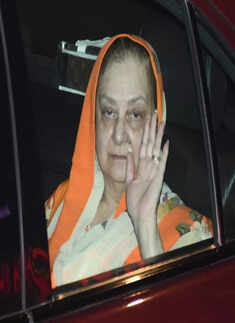 #ETimesSnapped: From Katrina-Vicky to Sunny Leone, paparazzi pictures of your favourite celebs