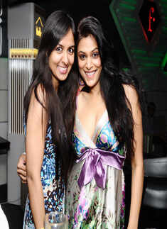 Dj Neil Armstrong performs @ F-Bar