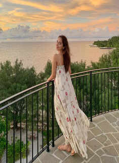 Manushi Chhillar is giving us major &lsquo;Baywatch&rsquo; vibes with her vacation pictures in a red swimsuit!