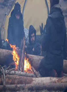 These pictures of migrants braving cold at Poland-Belarus border will melt your heart