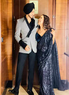 Neha Kakkar and Rohanpreet Singh's lip-lock pictures in front of Eiffel Tower take internet by storm