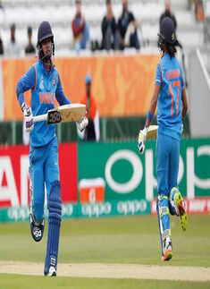 Harmanpreet Kaur named WBBL 2021 Player of the Tournament, see pictures of the star cricketer