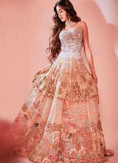 Janhvi Kapoor is the queen of traditional wear and her photos in wine lehenga show her fashion prowess!