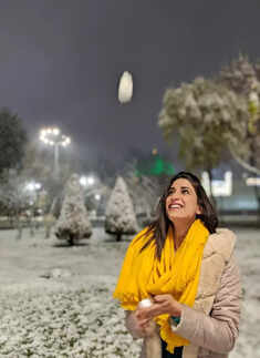 These new pictures of Aahana Kumra in an unbuttoned sweater with denim shorts will make you go wow!