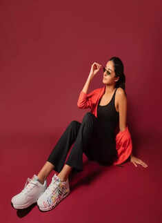 Ananya Panday wows the internet in a white monokini paired with net, see stylish pictures