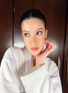 Shanaya Kapoor is making heads turn with her bewitching pictures in a stylish beach wear