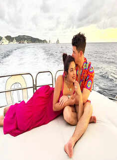 These latest pictures of Priyanka Chopra and Nick Jonas chilling on a yacht go viral