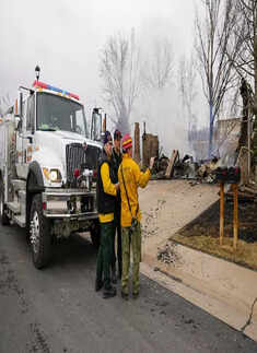 Urban wildfire destroys over 1,000 homes in Colorado; see pics