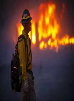 Urban wildfire destroys over 1,000 homes in Colorado; see pics