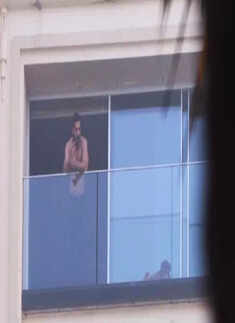 #ETimesSnapped: From Miss Universe Harnaaz Sandhu to Janhvi Kapoor, paparazzi pictures of your favourite celebs